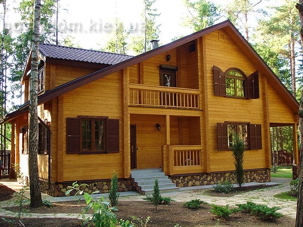дерев'яний будинок з бруса